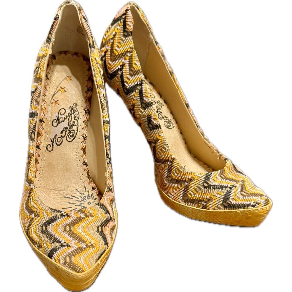 Naughty Monkey Women's Platform Heels w. Embroidered Exterior, Snakeskin - 6